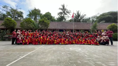 Perpisahan Kepala Sekolah SD Negeri Tegalsari 2: Menghormati Pengabdian Ibu Sarbini, S.Pd., SD