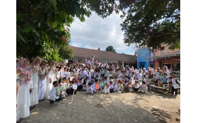 SDN Tegalsari 2 Bersama TK Pertiwi Tegalsari Gelar Kirab Peringatan Hari Santri 2026
